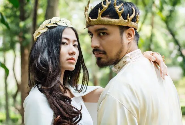 Pernikahan Bertema Game of Thrones dengan Latar Rustic Ini Jadi Sorotan. Unik dan Mengesankan! 14