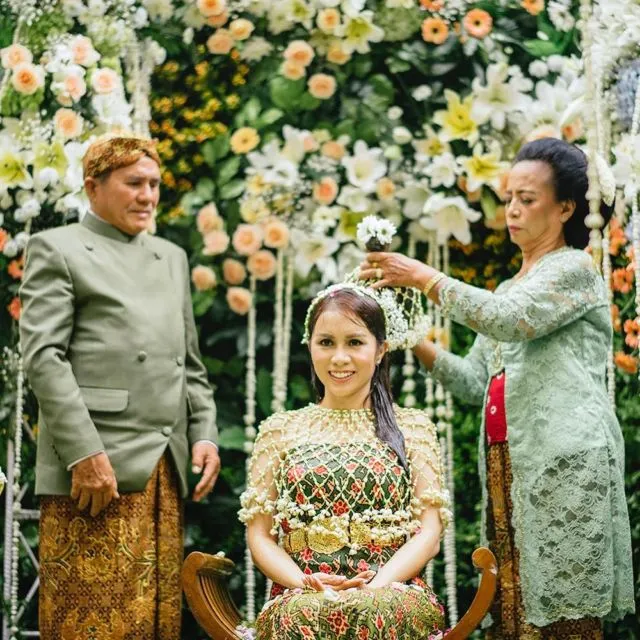 Di Tengah Duka Karena Kepergian Sang Ayah, Momo Geisha Dihujani Nyinyiran Warganet di Instagram 4