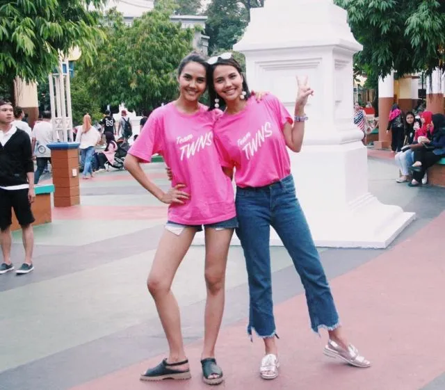 Mengintip 20 Gaya Busana Sang Model Kembar Valerie-Veronika, Bikin Nggak Bisa Move-on Kepoin Instagramnya! 21