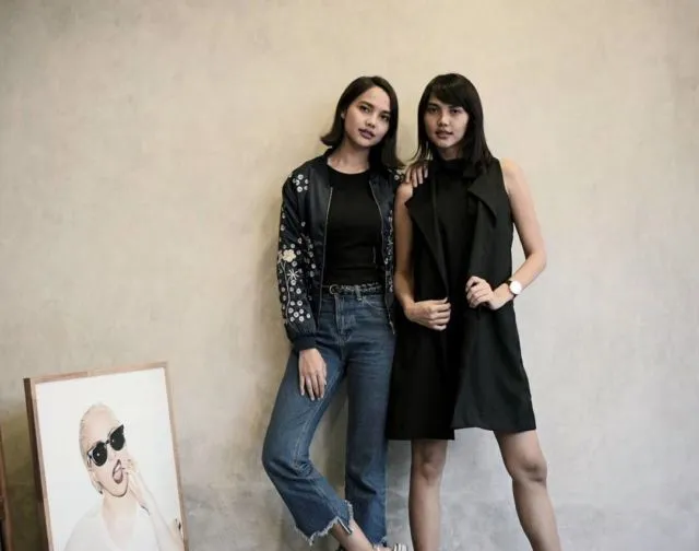 Mengintip 20 Gaya Busana Sang Model Kembar Valerie-Veronika, Bikin Nggak Bisa Move-on Kepoin Instagramnya! 27