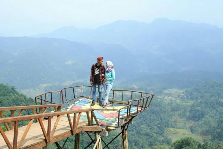 Rumah Pohon Pabangbon, Destinasi Wisata Kekinian di Bogor yang Pesonanya Juara! 4