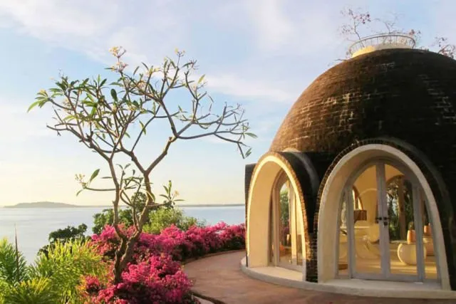 10 Hotel dan Villa Paling Romantis di Lombok. Cocok Buat Bulan Madu Bersama Kekasih Halalmu 14