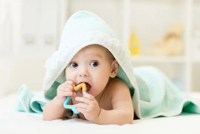 Bukan Saat Newborn, 10 Kado Ini Justru Bisa Diberikan Saat Bayi Sudah Berusia 4 Bulanan 13
