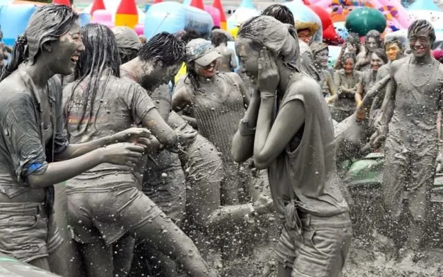 9 Festival Dunia Paling Asyik buat Gila-gilaan, Catat Waktu Gelarannya Masing-masing! 14