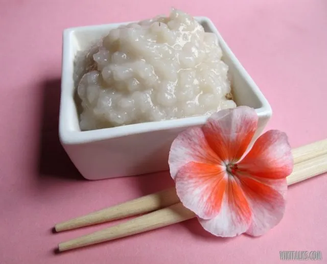Basmi Komedo dengan 6 Scrub Alami Ini, Nggak Perlu Lagi Facial atau Pencet-pencet Sendiri 11