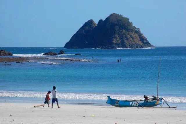 Ternyata Ada Pulau Terlarang di Lombok. Mitosnya, Semua yang Datang ke Sana Akan Mati! 5
