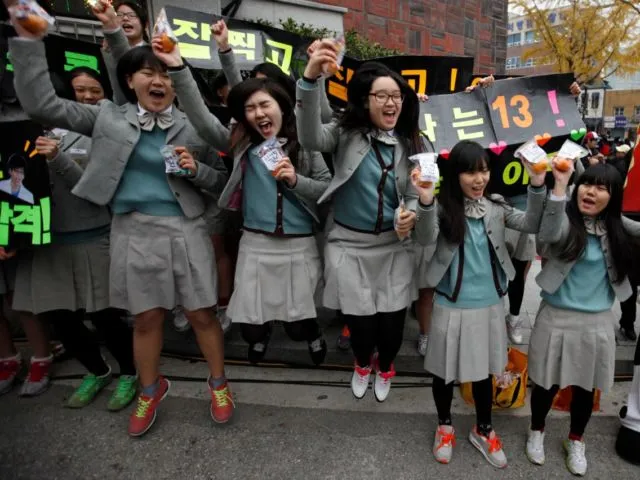 15 Seragam Sekolah Paling Keren dari Seluruh Dunia. Unik dan Sangat Bersahaja! 18