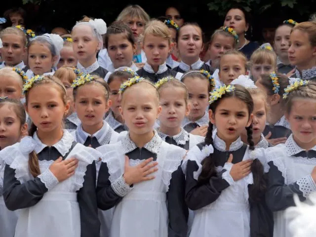 15 Seragam Sekolah Paling Keren dari Seluruh Dunia. Unik dan Sangat Bersahaja! 25
