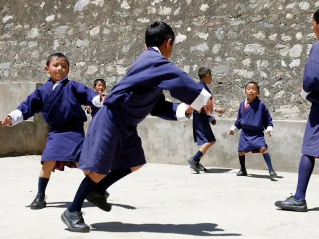 15 Seragam Sekolah Paling Keren dari Seluruh Dunia. Unik dan Sangat Bersahaja! 19