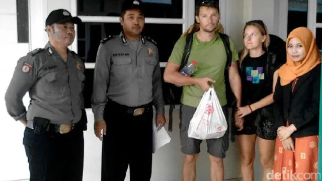 Bule Ini Ngaku Kehabisan Uang, Hotel dan Busnya pun Digratiskan. Baik-baik ya Orang Indonesia! 4