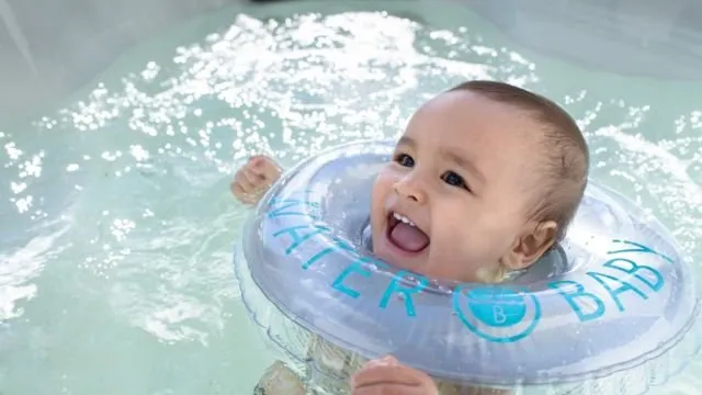 Bukan Saat Newborn, 10 Kado Ini Justru Bisa Diberikan Saat Bayi Sudah Berusia 4 Bulanan 18