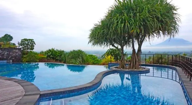 7 Hotel di Jogja dengan Kolam Renang Infinity yang Keren Abis. Cocok Nih Buat Liburan Nanti! 9