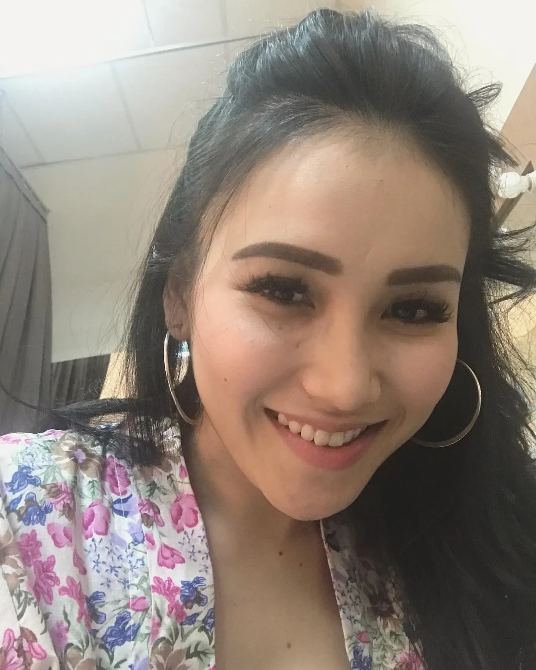 Kenapa Sih Ayu Tingting Selalu Dihujat Sebegitunya? Lagi, Kali Ini Dibandingkan dengan Nia Ramadhani! 8
