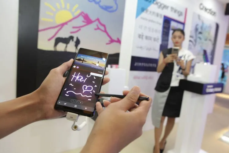 Untuk Kamu Para Pecinta Gadget, Siapkan Diri Untuk Mendapatkan Samsung Galaxy Note8 yang Super Canggih! 7