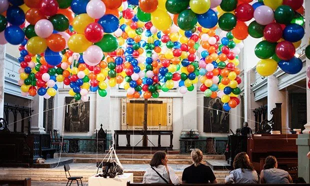 Kayak Film Up, Orang Ini Sukses Melayang dengan 20,000 Balon. Terbang Pakai Balon Bukan Fiksi Doang 13