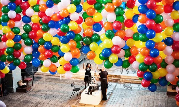 Kayak Film Up, Orang Ini Sukses Melayang dengan 20,000 Balon. Terbang Pakai Balon Bukan Fiksi Doang 12