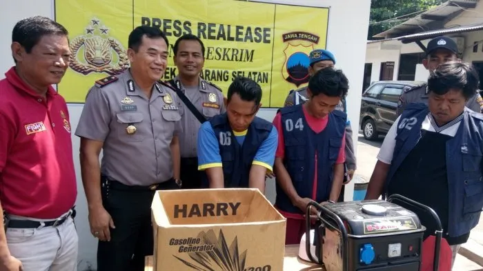 Kalau Memang Belum Siap, Menikah Bisa Ditunda. Jangan Sampai Nikah di Kantor Polisi Seperti Ini, Ya! 7