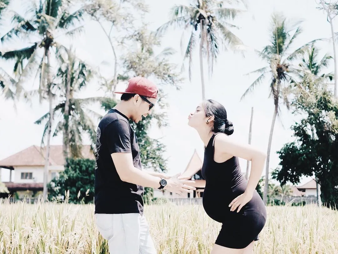 Dari yang Seksi Sampai yang Seperti Peri Dongeng, Ini 8 Foto Kehamilan Artis dengan Berbagai Konsep 11