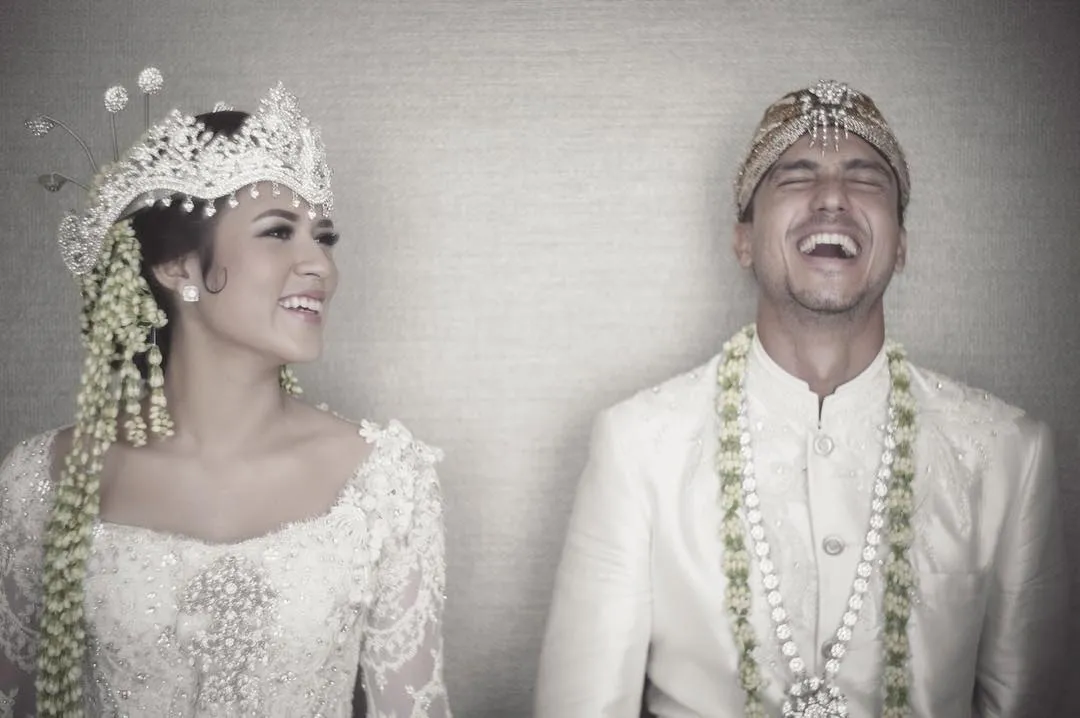 Kenalan dengan 3 Adik Perempuan Hamish Daud yang Cantik Semua. Cowok Satu Ini Beruntung Banget Emang 9