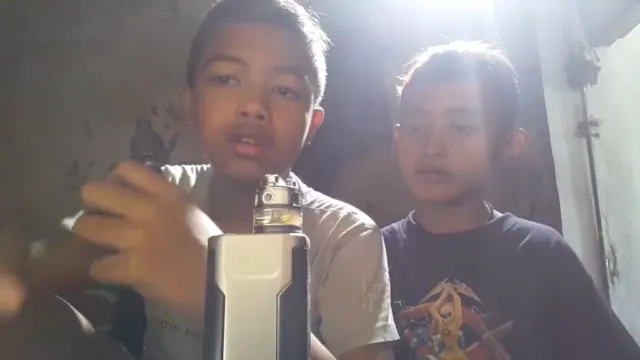 Muncul Video Review Vape dari 2 Bocah di Bawah Umur. Asli Miris Kalau Lihat Tingkah Anak Sekarang 6