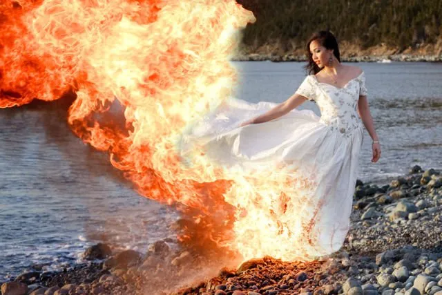 Inilah Prosedur Berbahaya Prewedding dengan Konsep Bakar Gaun yang Lagi Hits di Instagram. Ih, Ngeri! 8