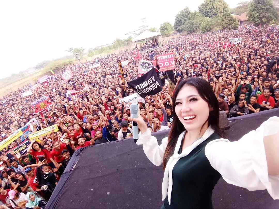 Nama Asli 11 Selebriti Tanah Air yang Beda Banget Sama Nama Panggung. Padahal Itu Doa Orang Tua Lho
