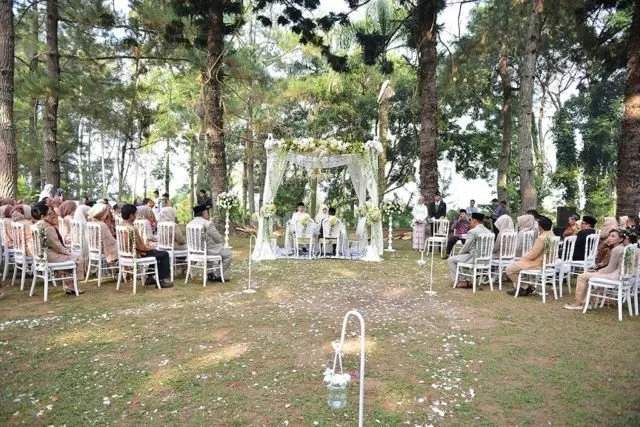 10 Inspirasi Penataan Lokasi Akad Nikah Outdoor, Cocok Buat Kalian Penyuka Suasana Alam 16