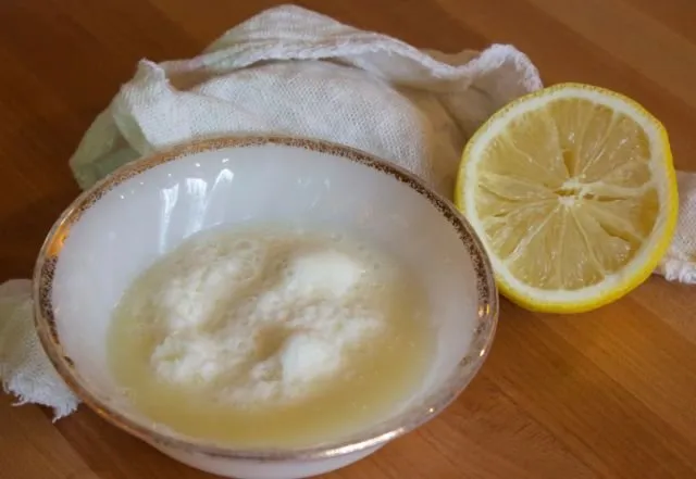 Basmi Komedo dengan 6 Scrub Alami Ini, Nggak Perlu Lagi Facial atau Pencet-pencet Sendiri 10
