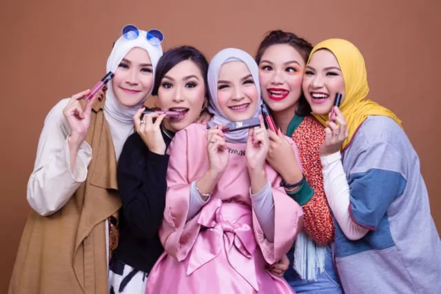 5 Artis Ternama yang Punya Bisnis Berskala Besar. Mereka Sadar Nggak Selamanya Bisa Jadi Selebritis 8
