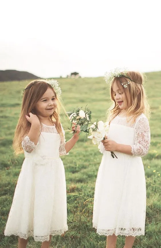 14 Inspirasi Gaun Flower Girl untuk Hari Pernikahanmu Nanti. Lihatnya Bikin Gemas! 18