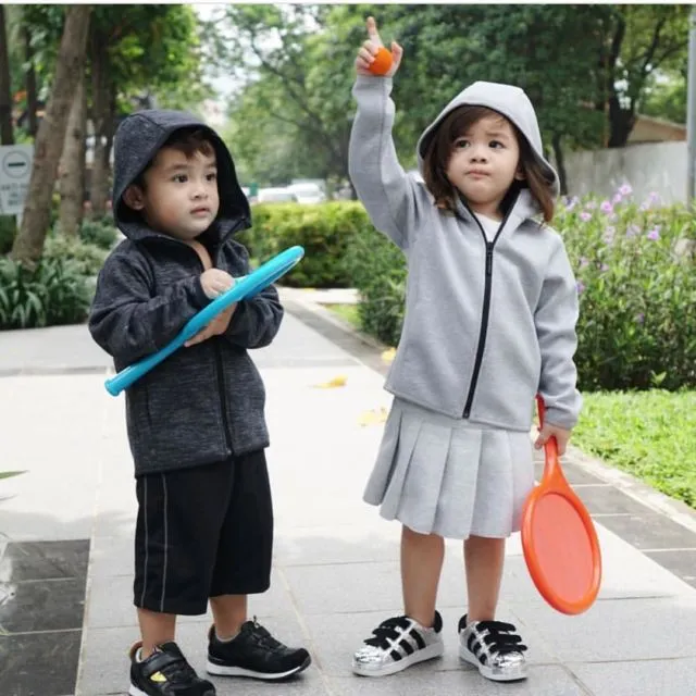 Galeri 12 Potret si Kembar Zac dan Zoe Anak Jonathan Frizzy. Selain Lucu, Mereka Juga Stylish Abis 16
