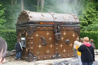 12 Bentuk ATM Paling Aneh dari Seluruh Dunia. Bikin Heran dan Bikin Ngakak Juga 21