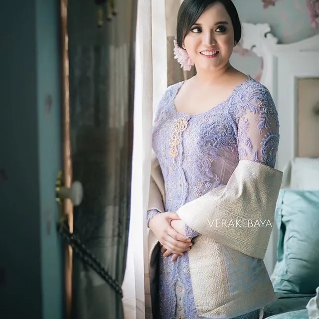 10 Inspirasi Kebaya Plus-Size. Soal Penampilan, Badan Sintal Tak Jadi Soal 14
