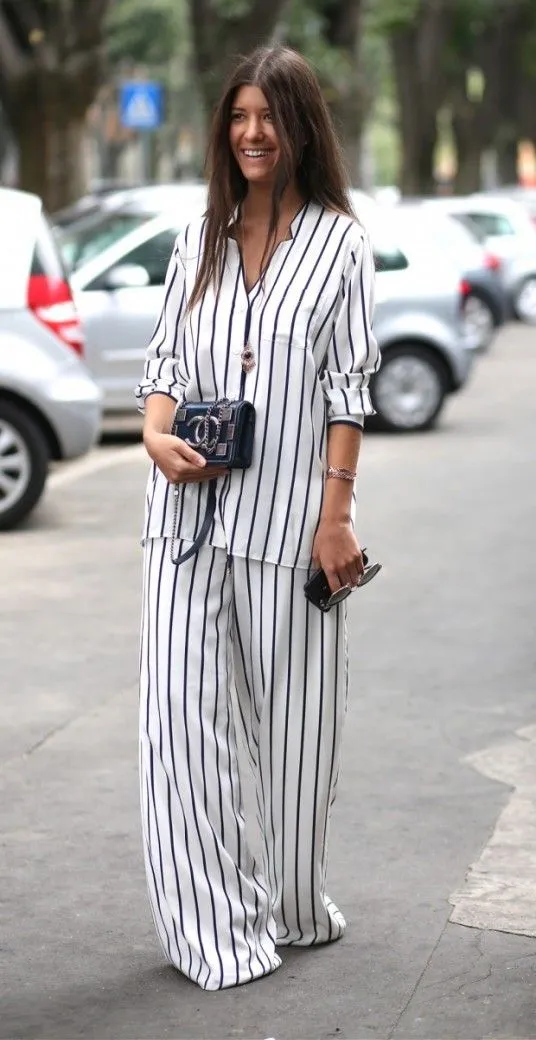 14 Inspirasi Busana Piyama 'Pajama Style' untuk Bepergian ke Luar Rumah. Because Why Not?! 19