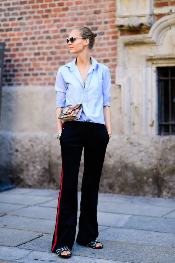 13 Inspirasi 'Track Pants Style'. Kini, Celana Training Ala Seragam Olahraga Bisa Dipakai Ke Mana-mana 24