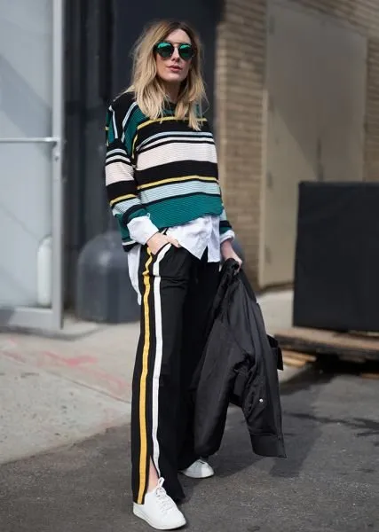 13 Inspirasi 'Track Pants Style'. Kini, Celana Training Ala Seragam Olahraga Bisa Dipakai Ke Mana-mana 26