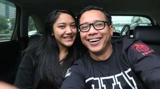Gofar Hilman dan Putri Tanjung. Pasangan Anak Punk dan Anak Konglomerat yang Bakal Bikin Kamu Kagum 4