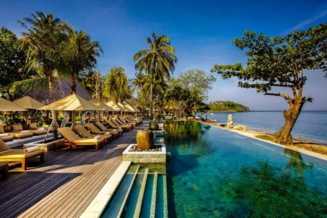 10 Hotel dan Villa Paling Romantis di Lombok. Cocok Buat Bulan Madu Bersama Kekasih Halalmu 16