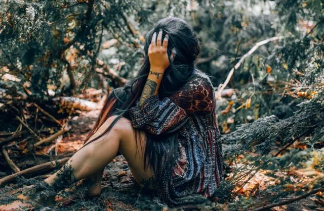 7 Alasan Cowok Nggak Bisa Lihat Ceweknya Nangis, Bukan Karena Nggak Berperasaan atau Apatis 12