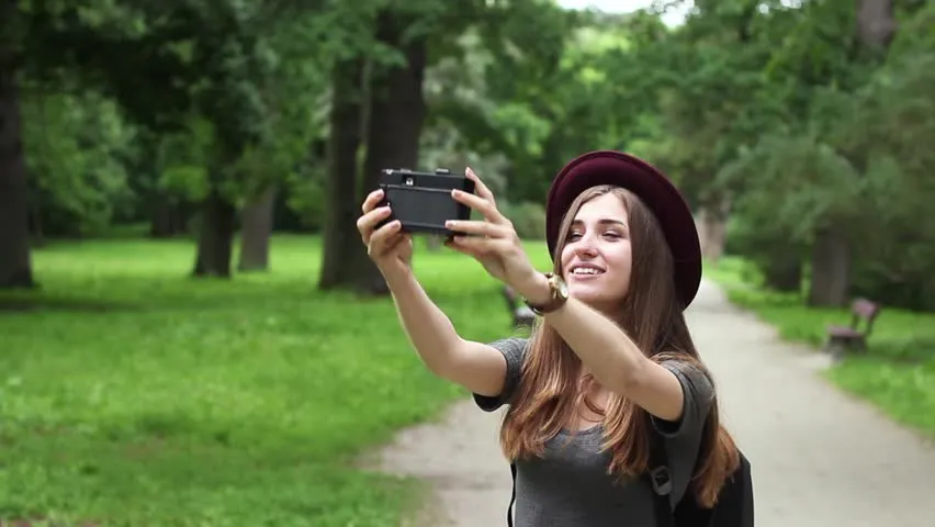 Menebak Kepribadian Warganet dari Cara Mereka Selfie. Kamu Sendiri Tipe Orang yang Nomor Berapa? 9