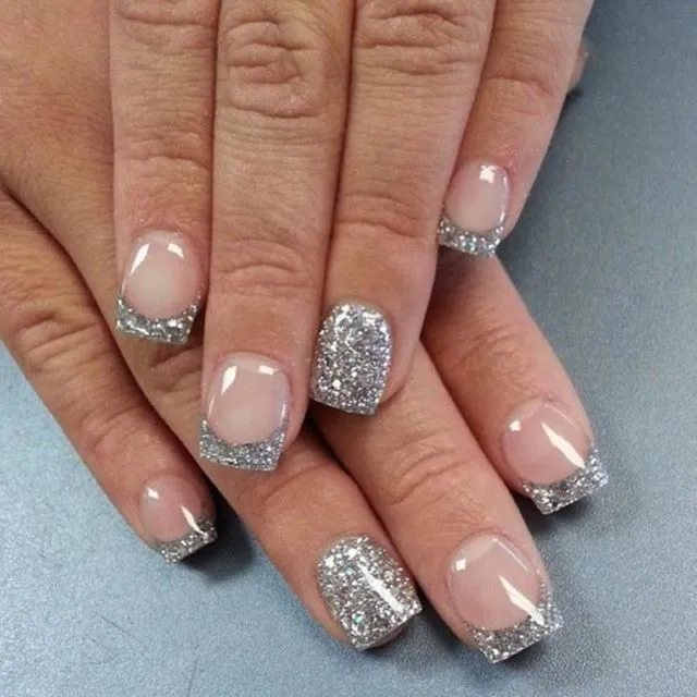 13 Modifikasi Polesan Kuku Ala French Manicure yang Memanjakan Mata 21