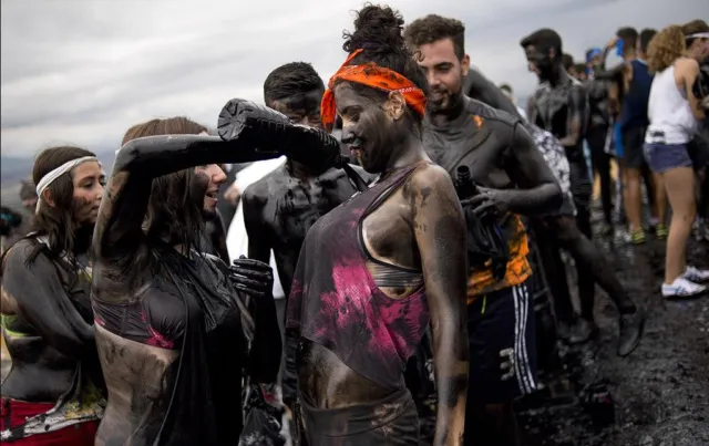 9 Festival Dunia Paling Asyik buat Gila-gilaan, Catat Waktu Gelarannya Masing-masing! 17