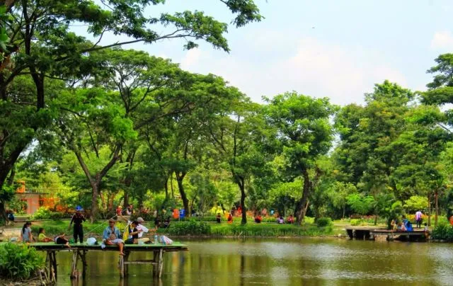 Saat Kamu Bosan Dengan Gerahnya Surabaya, Yuk Kunjungi Wisata Alam Indah yang Ada di Sana! 10