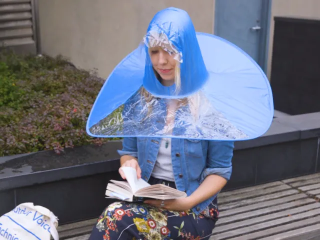 Hands Free Umbrella, Payung Lucu yang Nggak Perlu Kamu Pegang. Simpel dan Kekinian Abis! 4