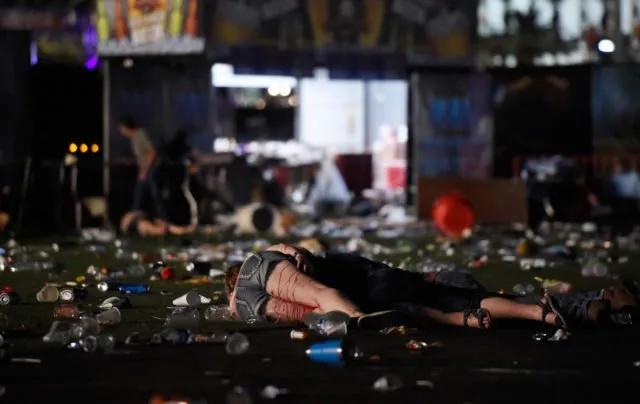 Awalnya Dikira Kembang Api, Ini Potret Kengerian Penembakan Membabi Buta di Las Vegas 15