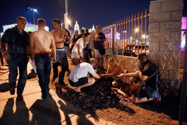 Awalnya Dikira Kembang Api, Ini Potret Kengerian Penembakan Membabi Buta di Las Vegas 17