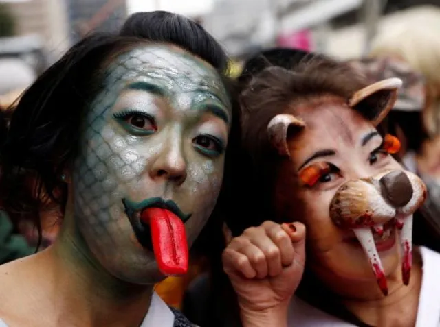 Bukannya Amrik atau Negara Barat Lain, Halloween Justru Dirayakan Paling Meriah di Negara Timur Ini 25