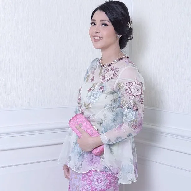 Kebaya Babydoll Is Back! Cocok Buat Acara Kondangan ataupun Lamaran 26