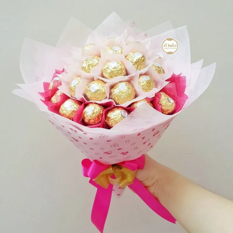 Buket-Buket Hadiah Ini Unik Banget, Dijamin yang Dikasih Nggak Bakalan Nolak! 13
