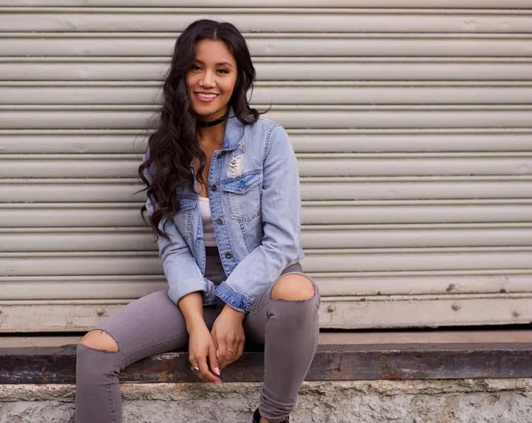 Maharasyi Hansa, Suara Emasnya Getarkan Panggung The Voice America! 12